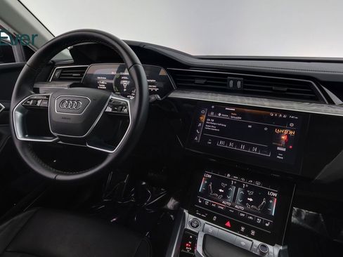 Used 2024 Audi Q8 e-tron Premium Plus w/ Premium Plus Package AWD/4WD image 25
