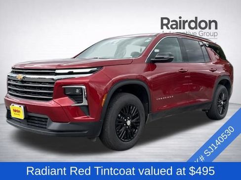 Used 2025 Chevrolet Traverse LT AWD/4WD image 3
