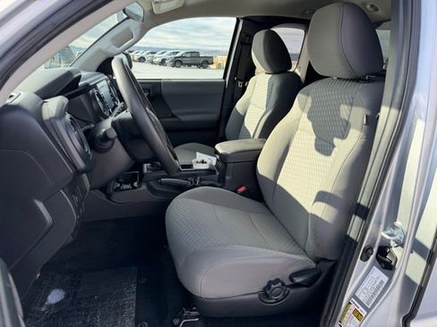 Used 2022 Toyota Tacoma SR image 8