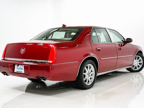 Used 2010 Cadillac DTS Luxury image 27
