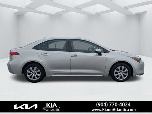 Used 2024 Toyota Corolla LE image 2