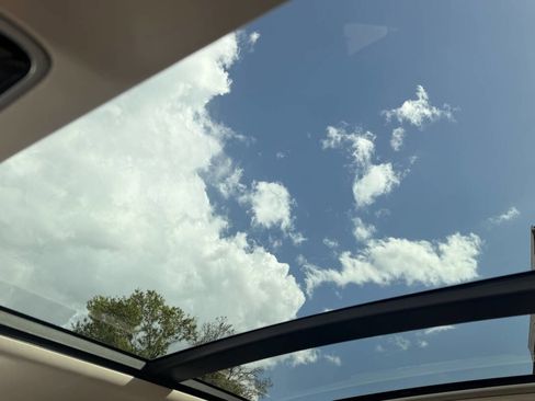 Used 2014 Land Rover Range Rover Sport HSE image 9