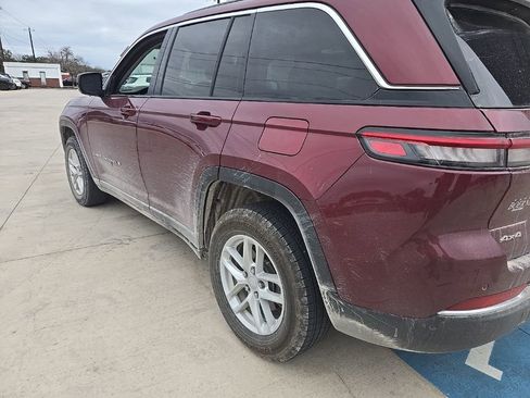 Used 2023 Jeep Grand Cherokee Laredo w/ Luxury Tech Group I image 9