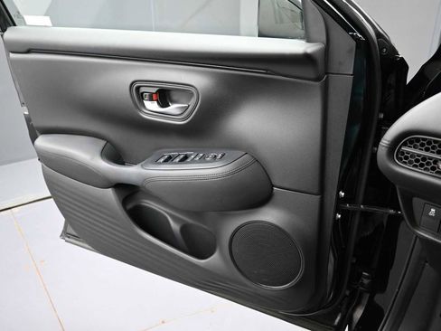 Used 2024 Honda HR-V LX image 11