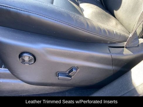 Used 2014 Jeep Grand Cherokee Limited w/ Luxury Group II image 22