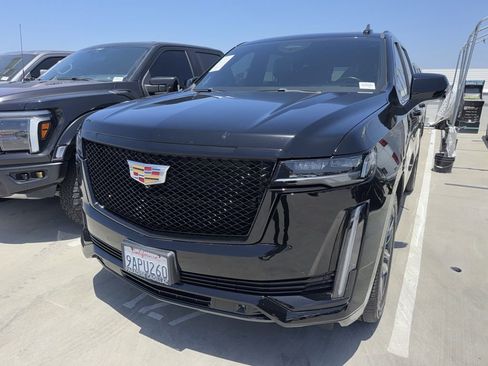 Used 2021 Cadillac Escalade Sport Platinum AWD/4WD image 2