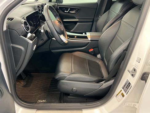 Used 2024 Mercedes-Benz GLC 300 4MATIC image 18