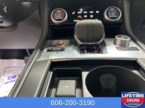 Used 2024 Jaguar F-PACE R-Dynamic S image 18