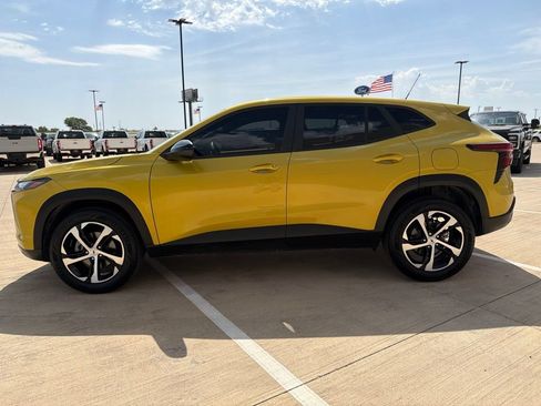 Used 2024 Chevrolet Trax RS w/ Driver Confidence Package FWD image 6