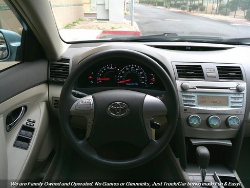 Used 2009 Toyota Camry LE image 30