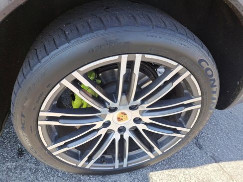 Used 2015 Porsche Cayenne S w/ Premium Package AWD/4WD image 20