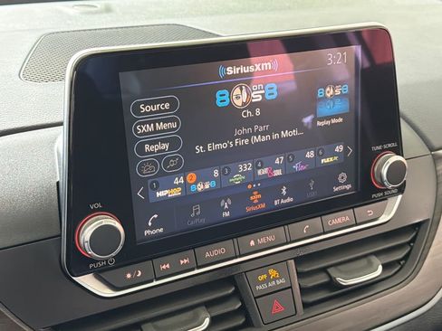 Used 2025 Nissan Altima 2.5 SV FWD image 7