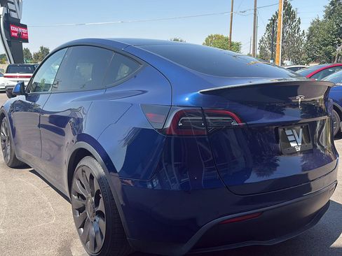 Used 2022 Tesla Model Y Performance AWD/4WD image 6