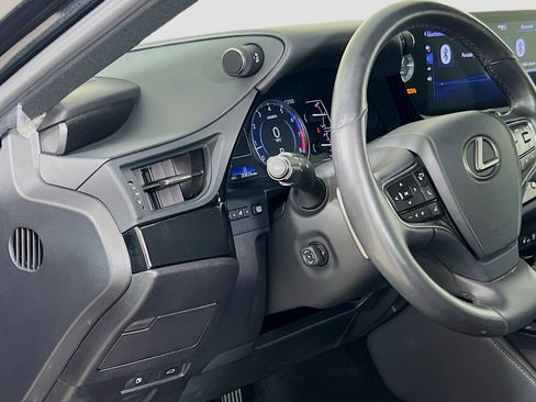 Used 2022 Lexus ES 350 w/ Premium Package image 10