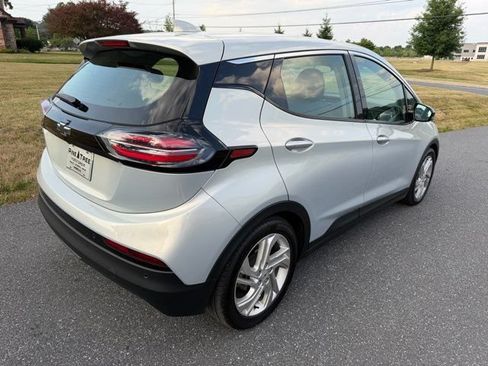 Used 2023 Chevrolet Bolt LT w/ Driver Confidence Package FWD image 8