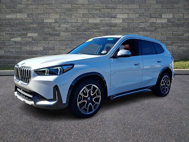 Used 2023 BMW X1 xDrive28i w/ Premium Package AWD/4WD image 3
