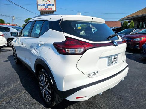 Used 2021 Nissan Kicks SV image 4