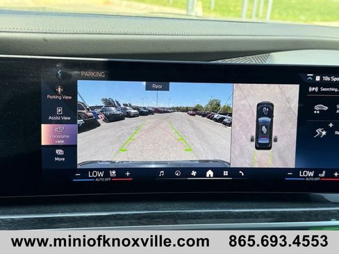 Used 2025 BMW 740i xDrive AWD/4WD image 32