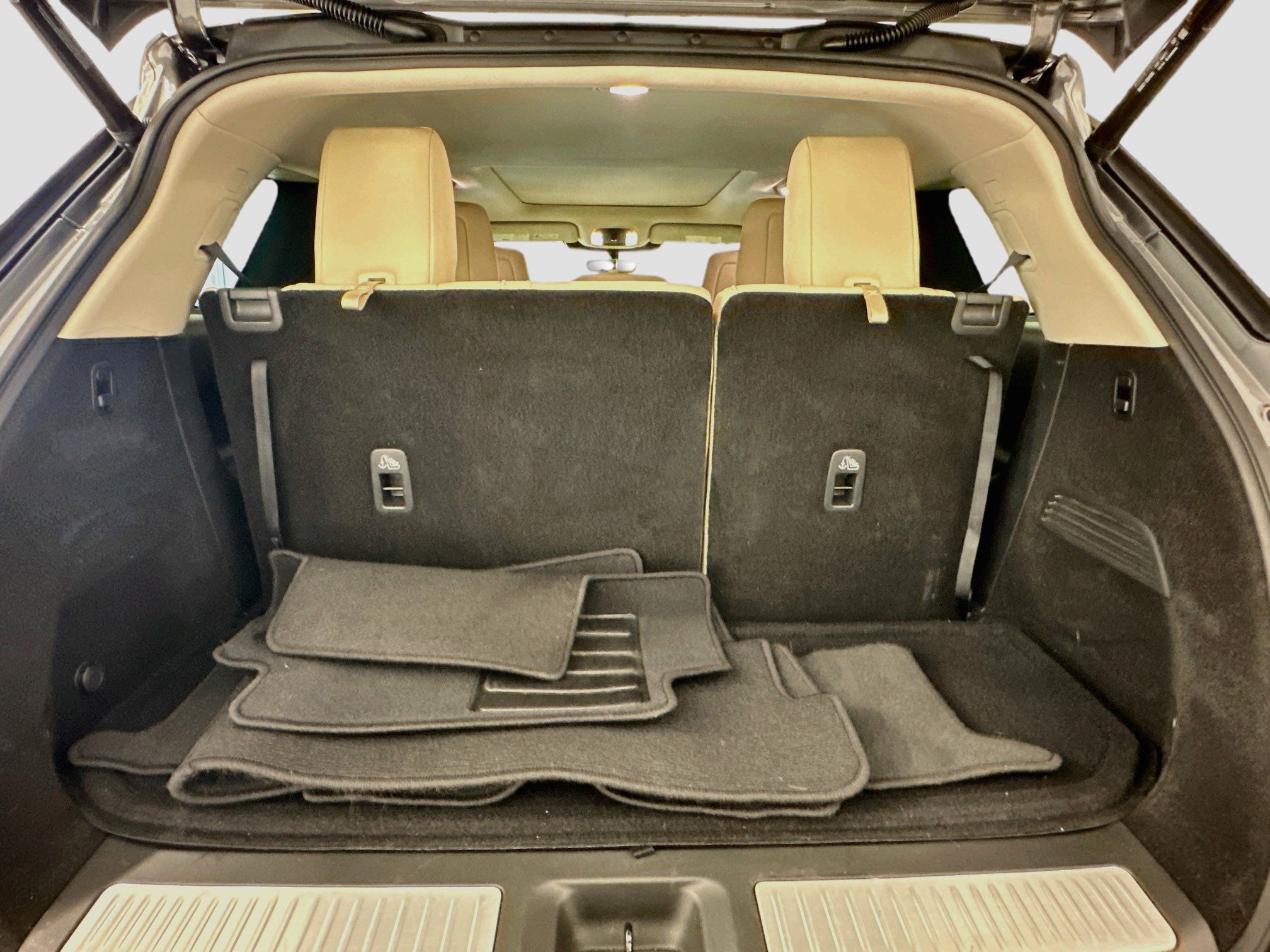 Used 2023 INFINITI QX60 Luxe w/ Cargo Package AWD/4WD image 32
