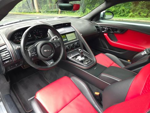 Used 2023 Jaguar F-TYPE R AWD/4WD image 2