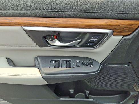 Used 2017 Honda CR-V Touring image 10