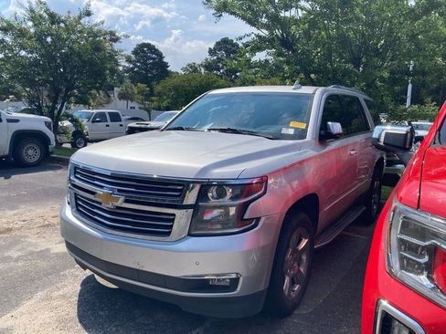 Used 2019 Chevrolet Tahoe Premier RWD image 2
