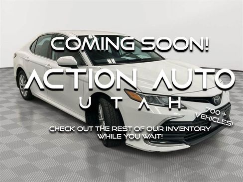 Used 2021 Toyota Camry LE FWD image 1
