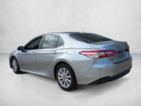 Used 2019 Toyota Camry LE image 7