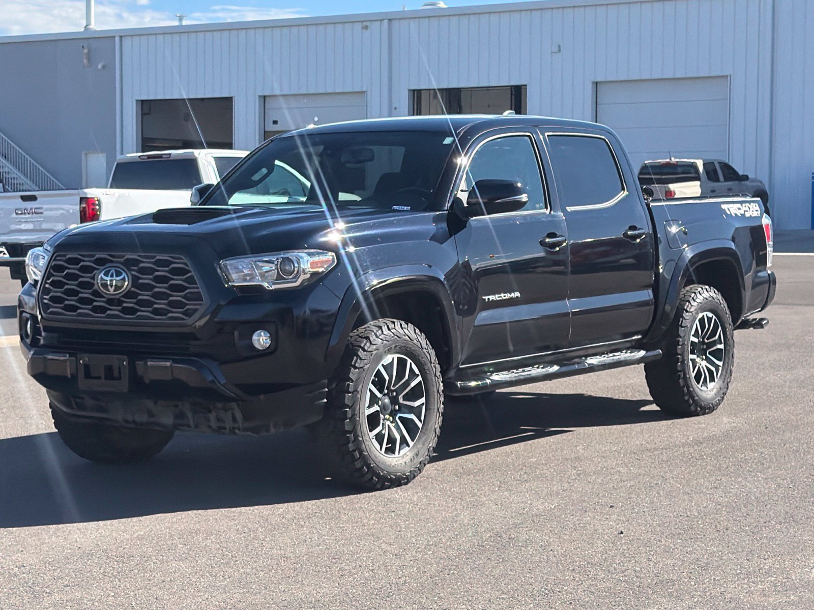 Used 2020 Toyota Tacoma TRD Sport AWD/4WD image 3