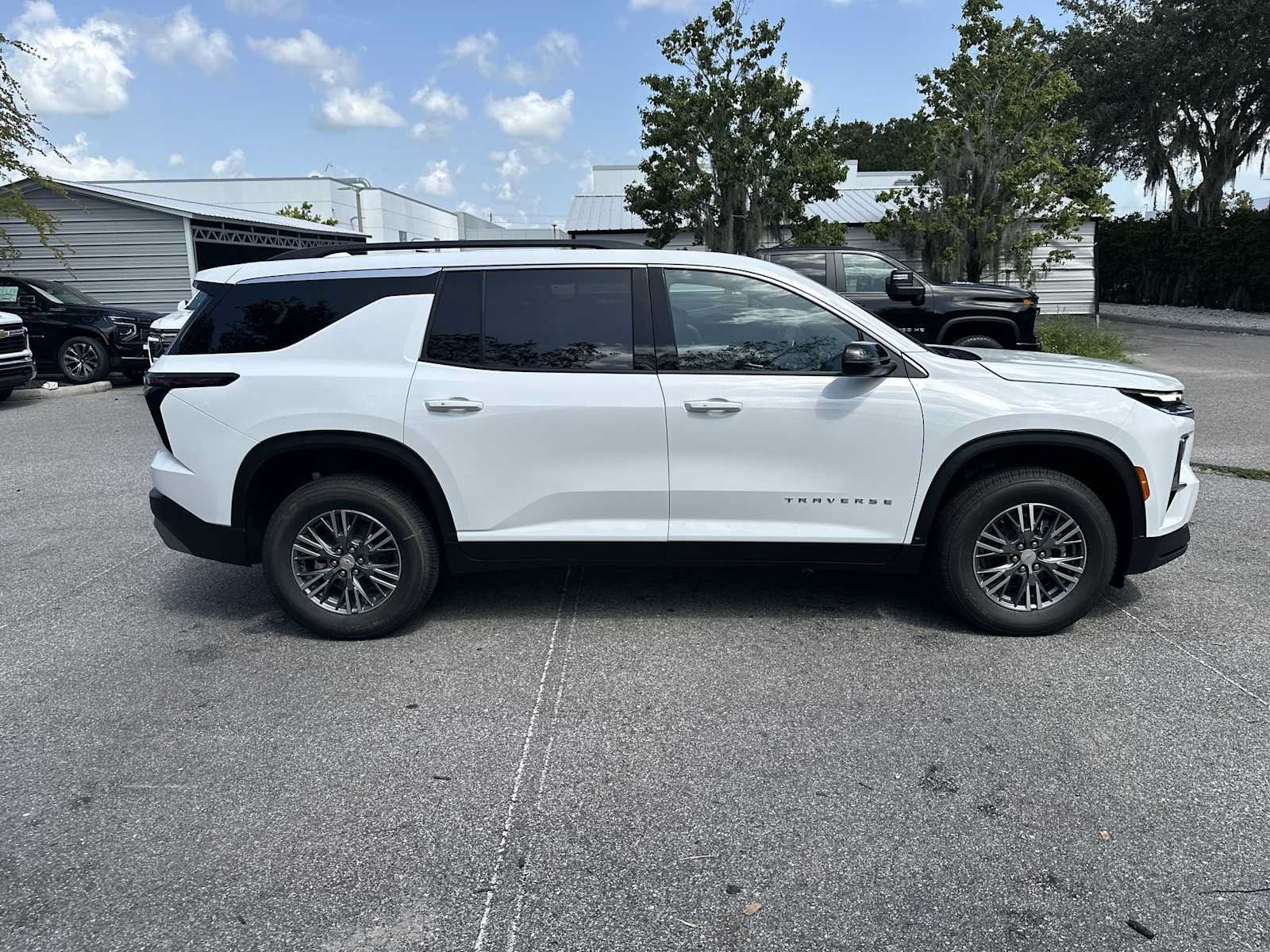New 2026 Chevrolet Traverse LT w/ LPO, Floor Liner Package FWD image 7
