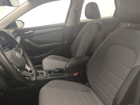 Used 2025 Volkswagen Jetta SE FWD image 17