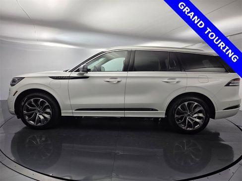 Used 2021 Lincoln Aviator Grand Touring w/ Elements Package Plus image 8