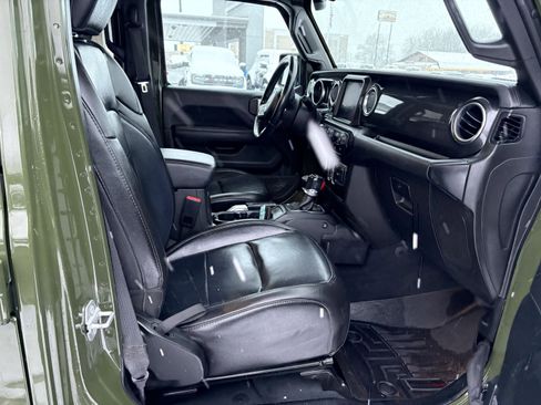 Used 2022 Jeep Wrangler Unlimited Sahara image 7