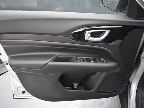 New 2026 Jeep Compass Latitude AWD/4WD image 13