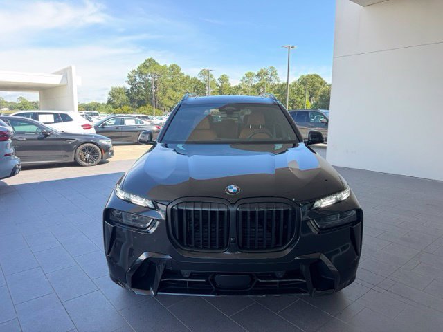 Used 2026 BMW X7 xDrive40i w/ M Sport Package AWD/4WD image 3