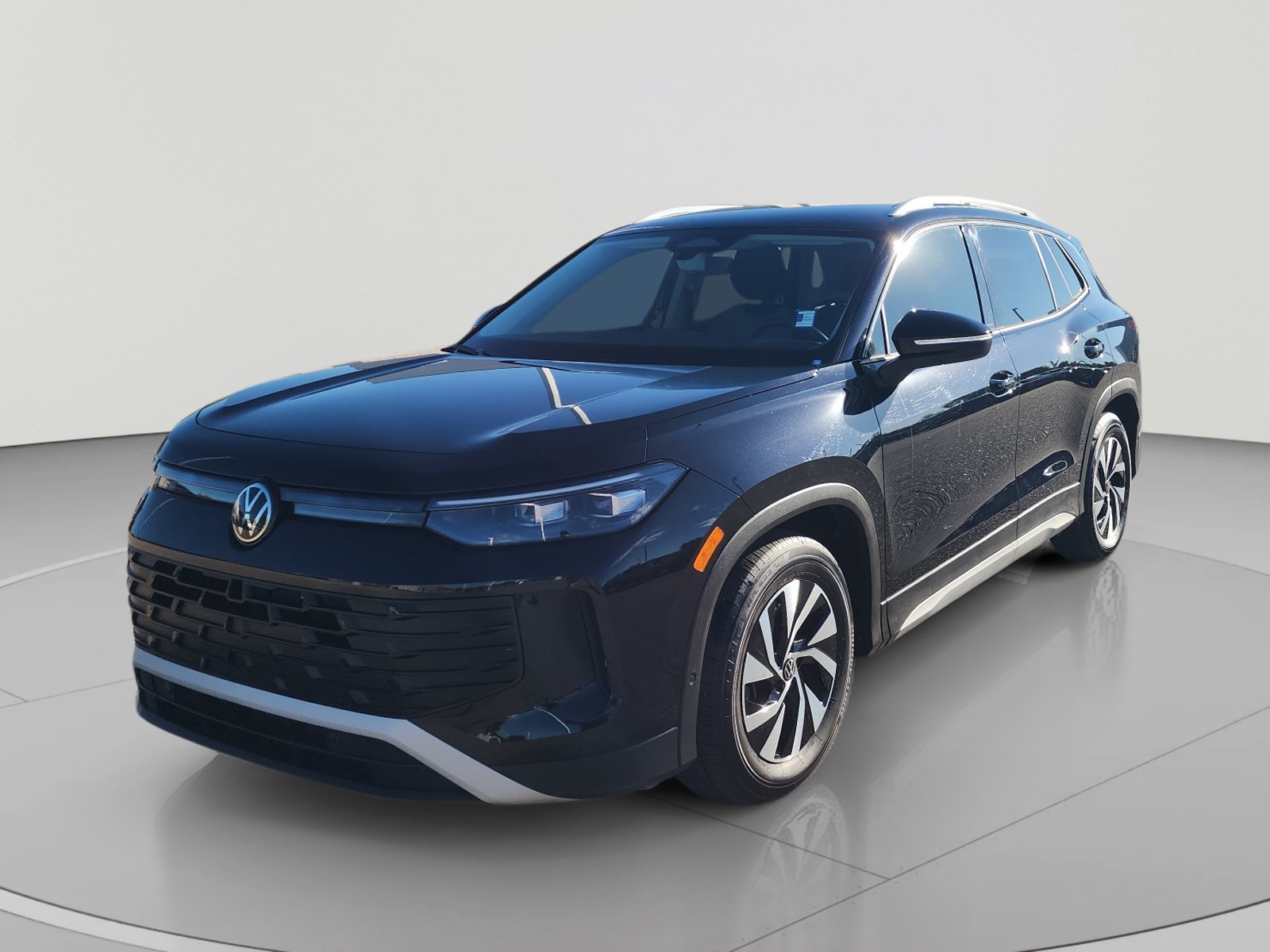 Certified 2026 Volkswagen Tiguan S FWD image 1