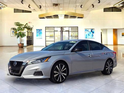 Used 2020 Nissan Altima 2.5 SR FWD image 1