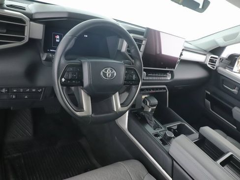 Used 2024 Toyota Tundra Limited image 17