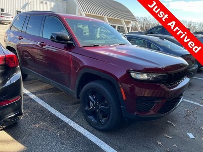 Used 2023 Jeep Grand Cherokee Altitude