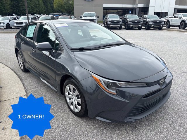 Used 2024 Toyota Corolla LE FWD image 2