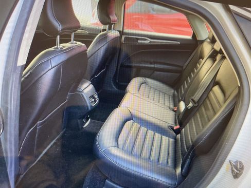 Used 2018 Ford Fusion SE w/ Equipment Group 602A image 7