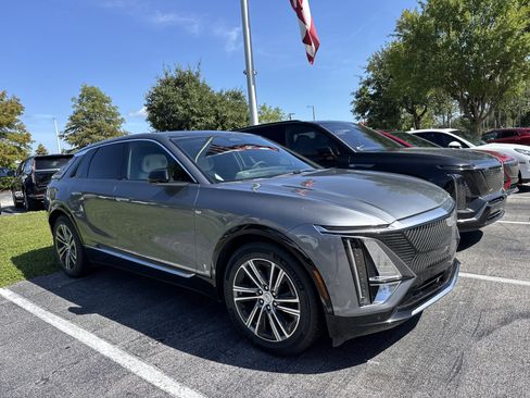 Used 2023 Cadillac Lyriq 2WD image 4