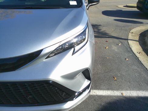 Used 2021 Toyota Sienna XSE image 7