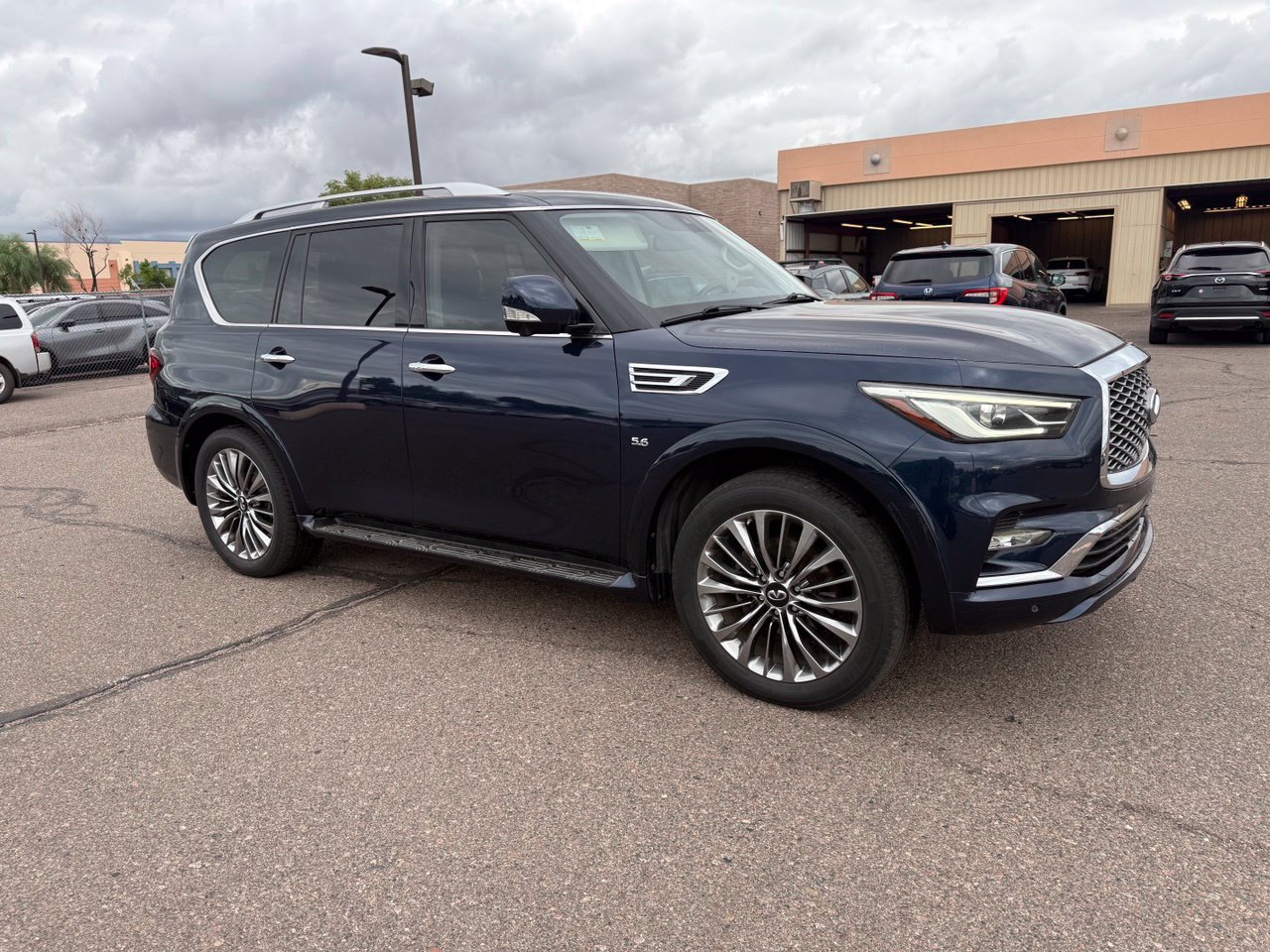 Used 2018 INFINITI QX80 4WD w/ Driver Assistance Package image 3