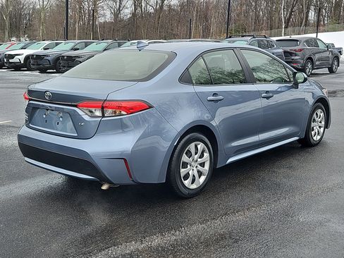 Used 2022 Toyota Corolla LE image 2