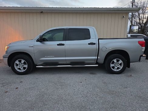Used 2013 Toyota Tundra 2WD CrewMax w/ SR5 Pkg image 12