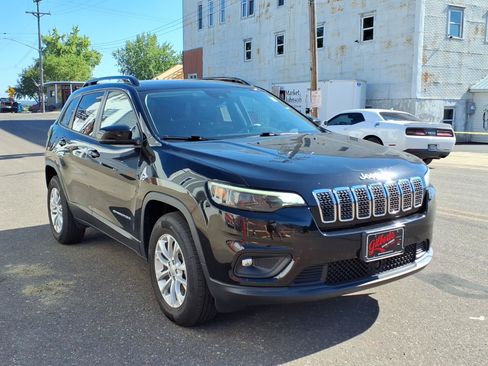 Used 2022 Jeep Cherokee Latitude Lux w/ Sun & Sound Group AWD/4WD image 4