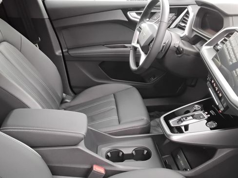 Certified 2025 Audi Q4 e-tron Premium w/ Convenience Package image 25