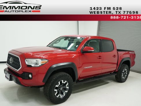 Used 2018 Toyota Tacoma Limited image 1