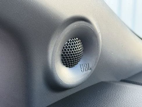 Used 2023 Toyota Sienna Limited image 26